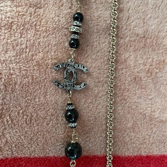 New Chanel Long Gold-tone Necklace with Resine Beads - Picture 8 of 17